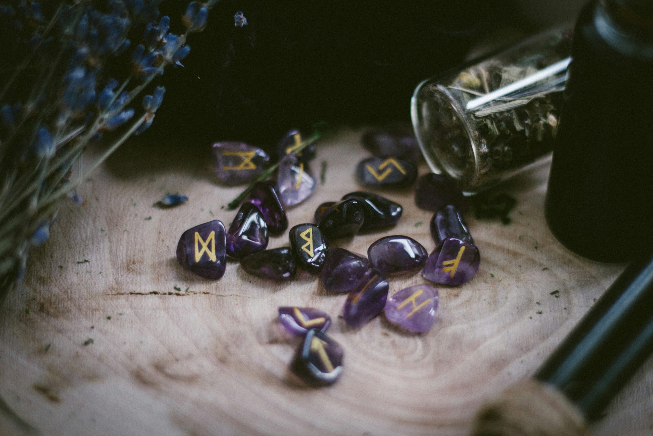 3. rune NORDIJSKE -cBkHr5RuooA-unsplash
