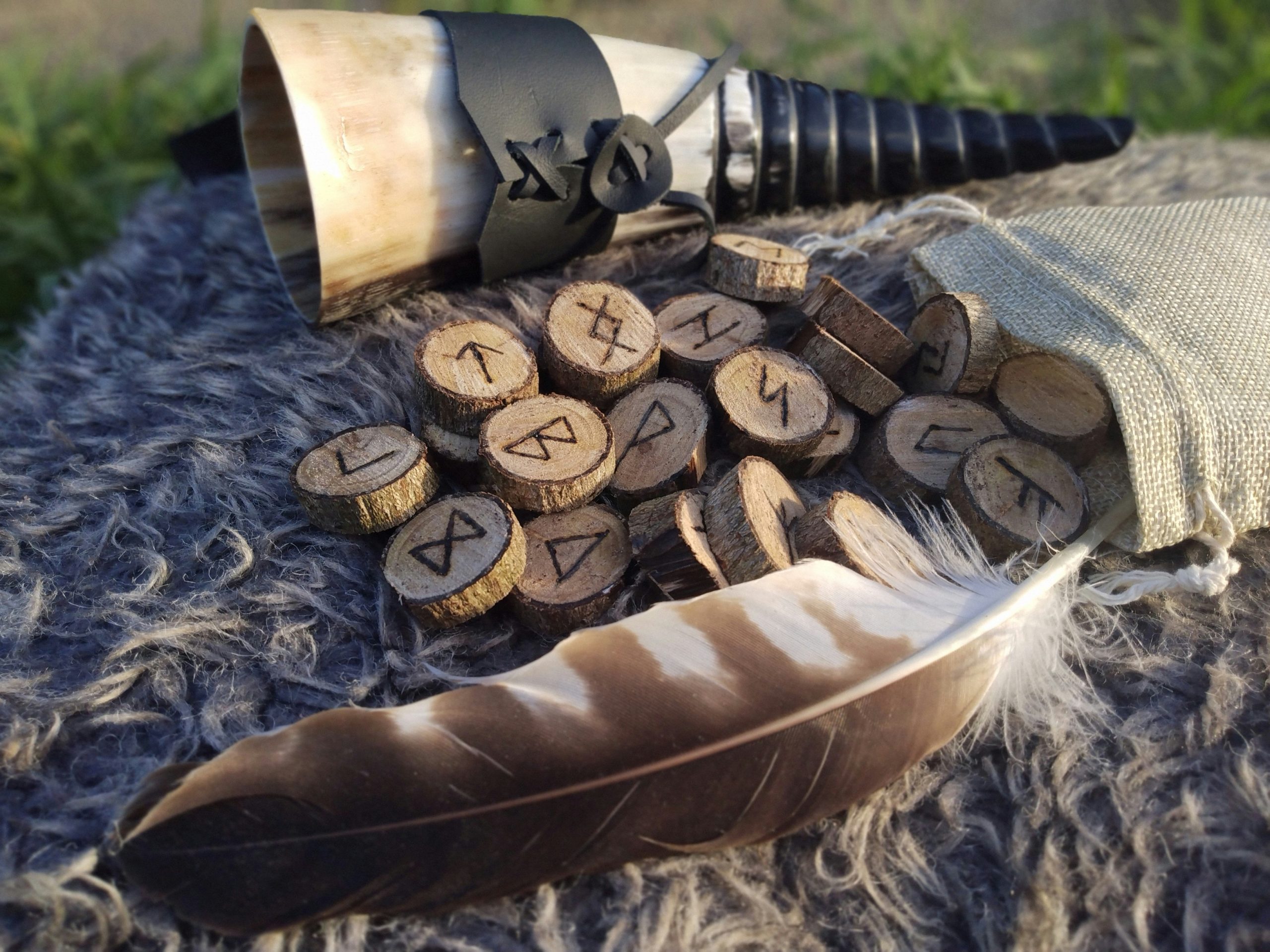 5. rune SLAVENSKE 7MoQzYXa-O0-unsplash